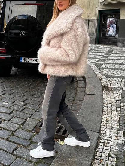 Fashionable Large Lapel Faux Fur Short Fluffy Coat