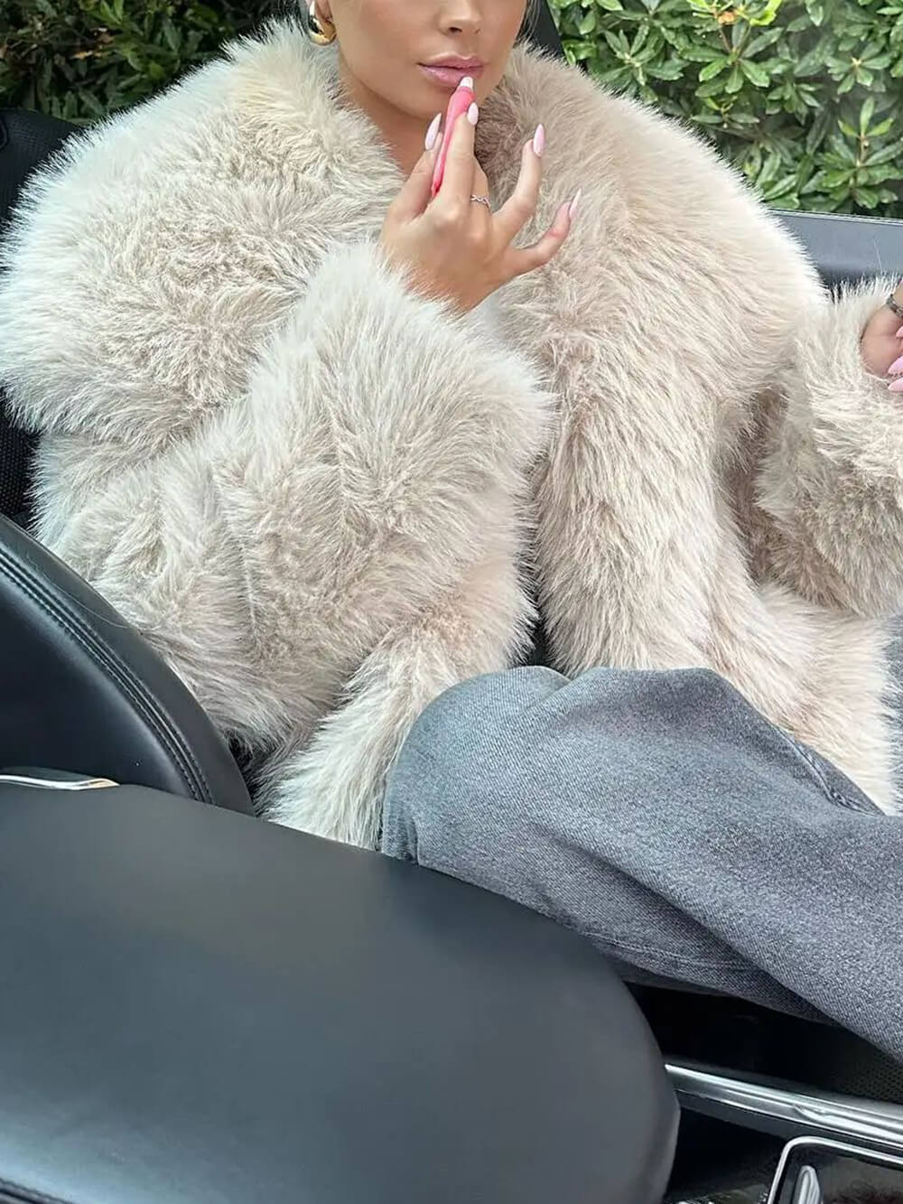 Fashionable Large Lapel Faux Fur Short Fluffy Coat