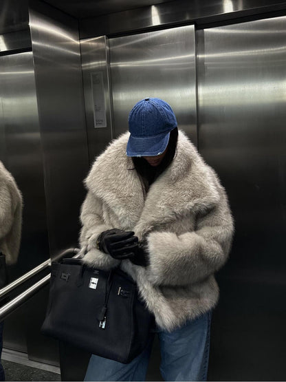 Fashionable Large Lapel Faux Fur Short Fluffy Coat