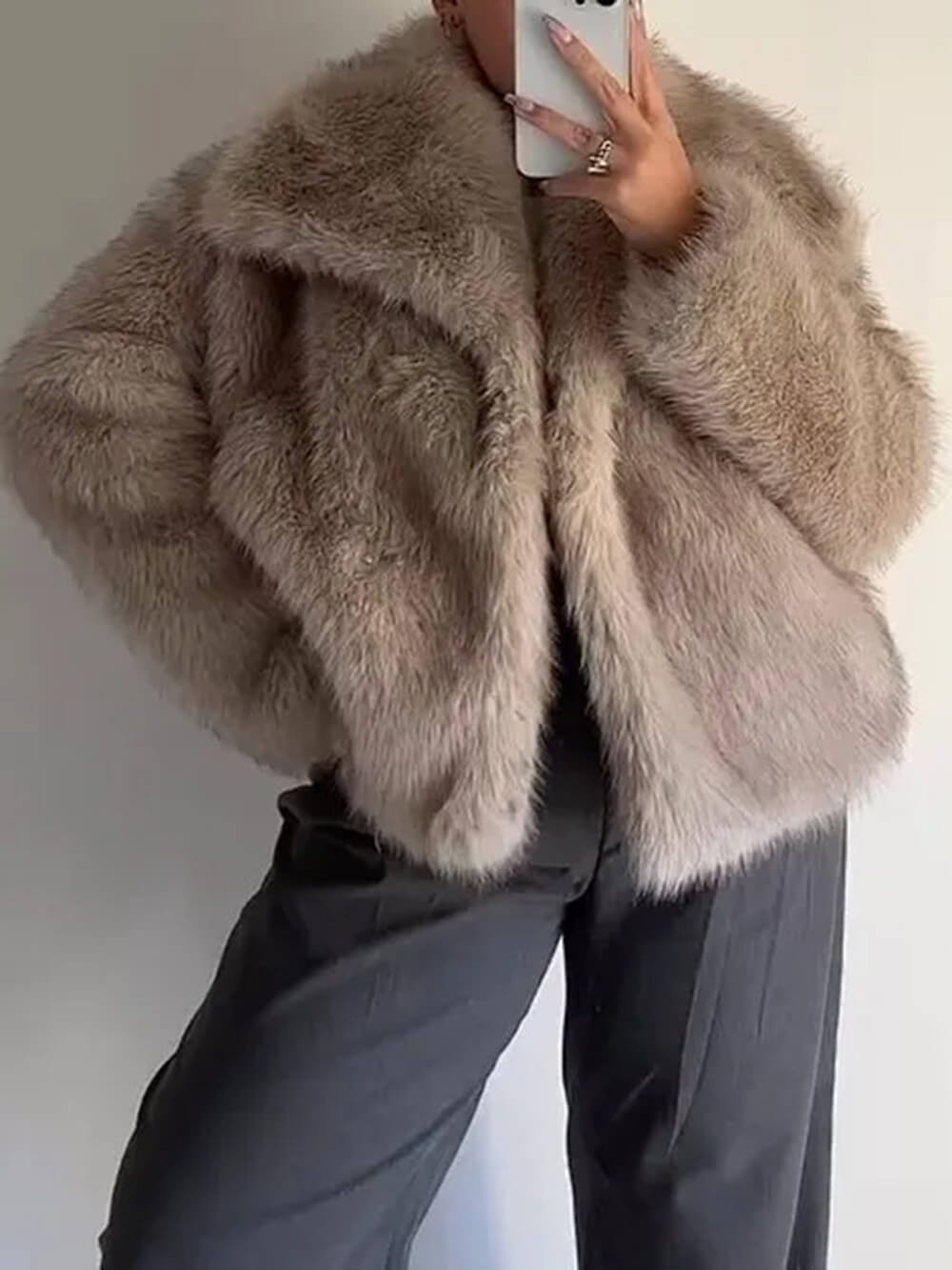 Fashionable Large Lapel Faux Fur Short Fluffy Coat